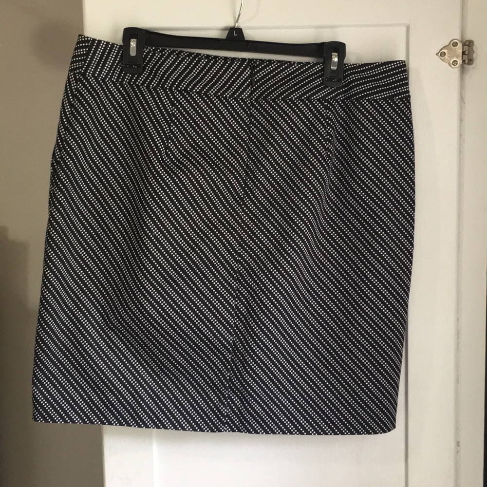 Skirt - Picture 3 of 3